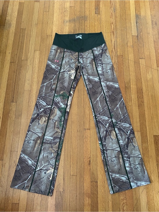 Under Armour Pants - Under Armour Women’s Real-tree Camo Leggings with Dark Green Waistband